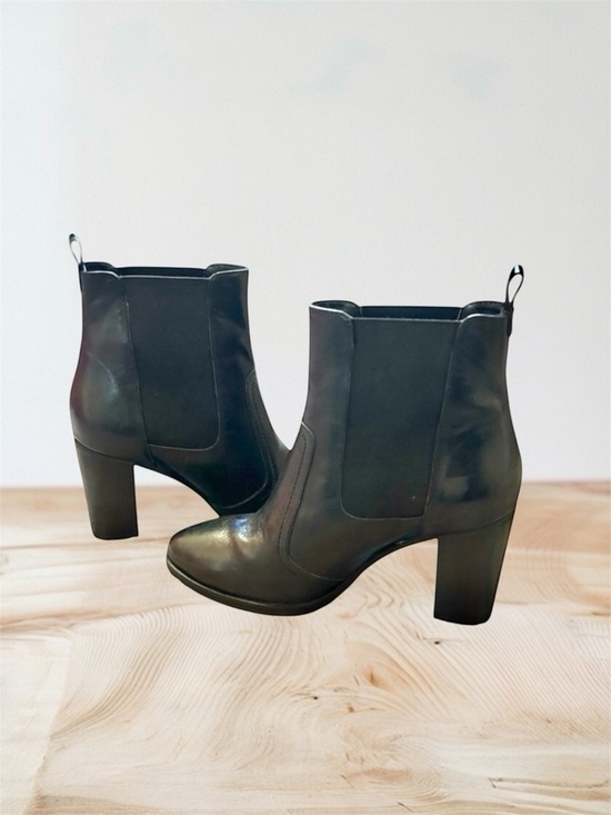 Seychelles Shoes - Seychelles Hustle Platform Chelsie Black Pull On Heeled Boots Womens size 9